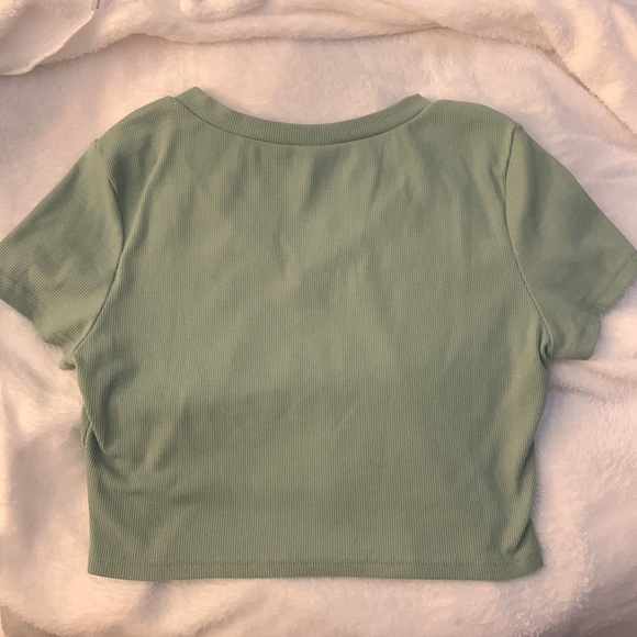 SHEIN V-neck Crop Tee Mint Green L(8/10) - Picture 2 of 3